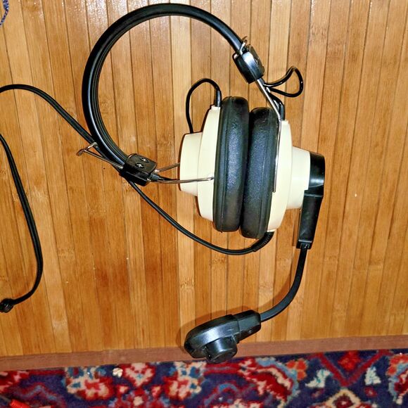 Vintage Bell & Howell Headphones w/ Mic Mono model 715305 Retro Ear-Cup Look New - Picture 1 of 16